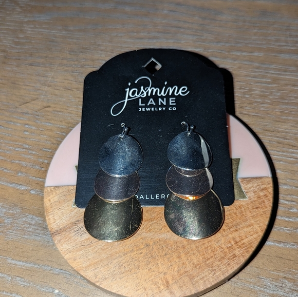 Multi metal disc hanging earrings - Picture 2 of 3